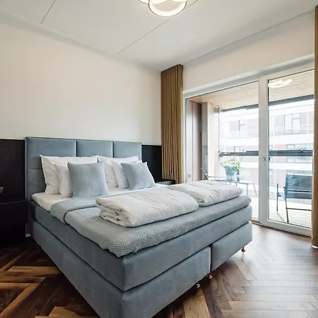 Elegant Seaview Flat In Noblessner 탈린