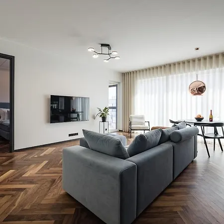 Elegant Seaview Flat In Noblessner 아파트