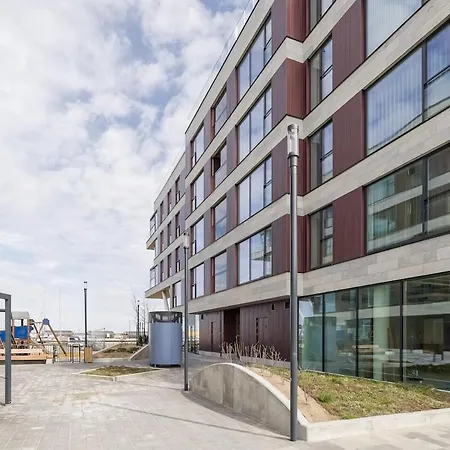 Elegant Seaview Flat In Noblessner 아파트 탈린