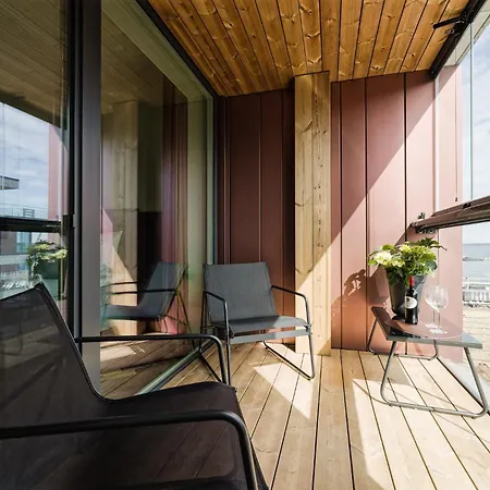 Elegant Seaview Flat In Noblessner Tallinn