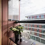 Apartment Elegant Seaview Flat In Noblessner